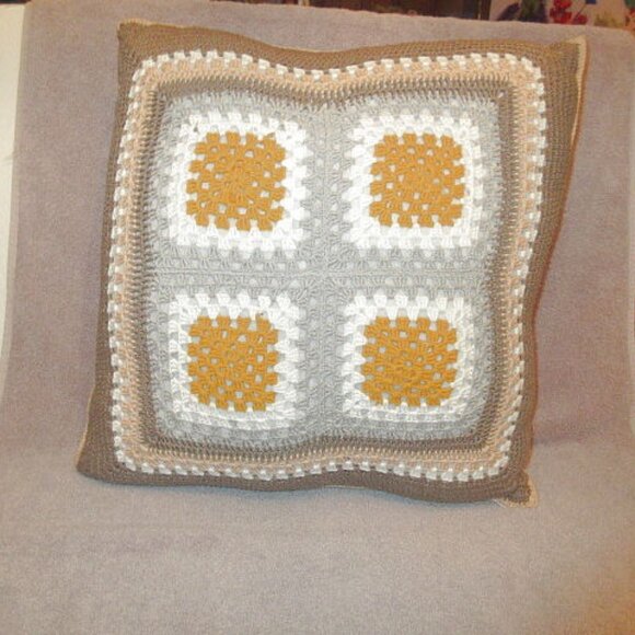 Vtg Crochet Hand Knit Granny Square Pillow Cover 18" Zip Closure Boho Hippie 70s - Picture 1 of 10